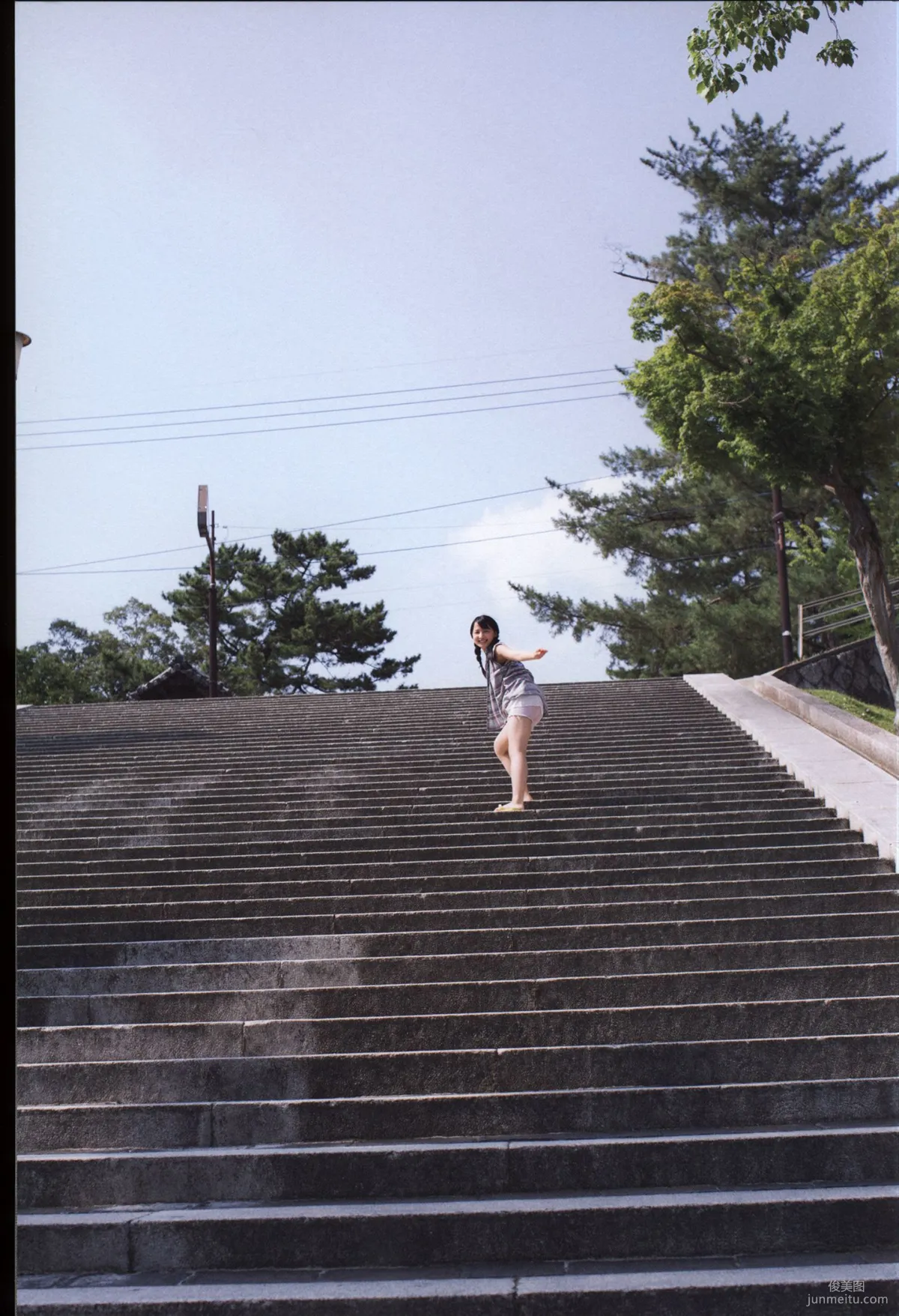 Riho Sayashi 鞘師裡保《太陽》寫真集 26