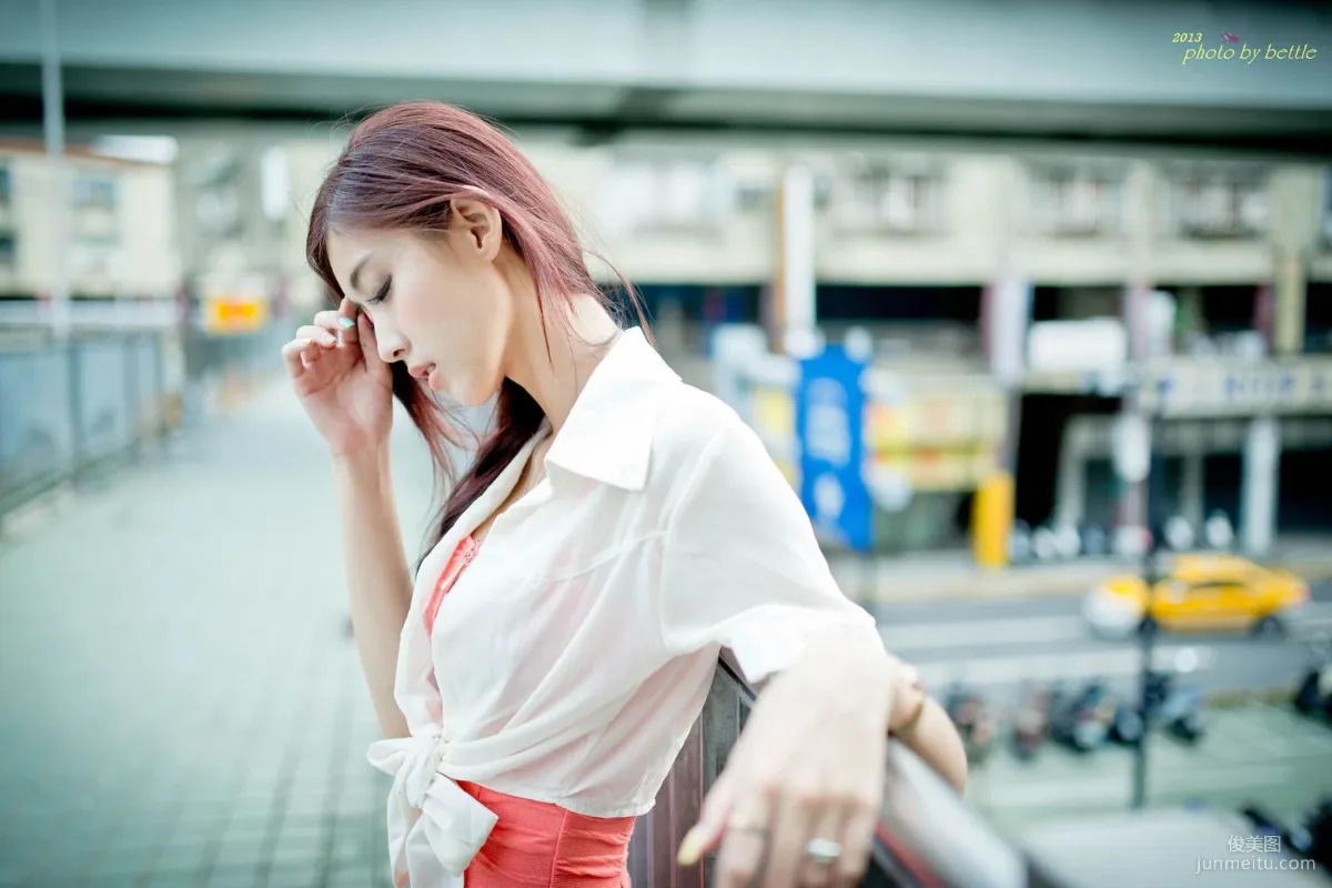 Liao Tingling/Kila Jingjing, Street Snap Pink Dress Series Photo Set photo 18