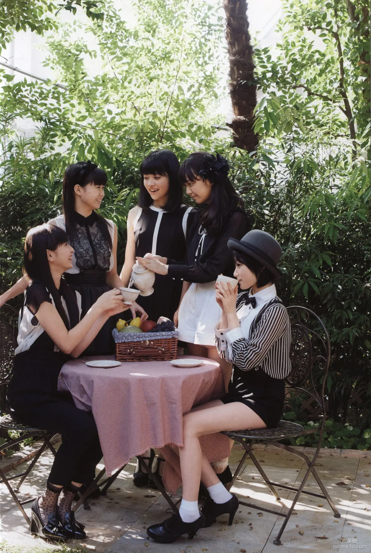 日本美少女組合Juice=Juice《OFFICIAL PHOTO BOOK》寫真集 47