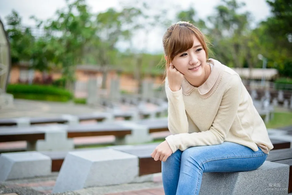 Taiwan Beauty Li Sixian Shilin Official Residence Sweet Outdoor Photo Set photo 4