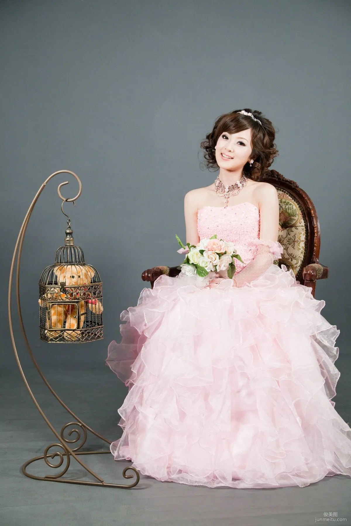 張允霏/果子MM《創意婚紗潮流風》寫真集 35