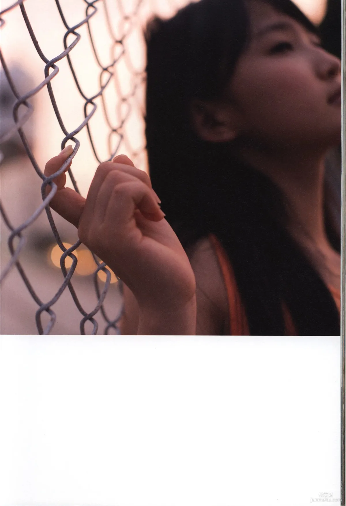 Riho Sayashi 鞘師裡保《太陽》寫真集 65