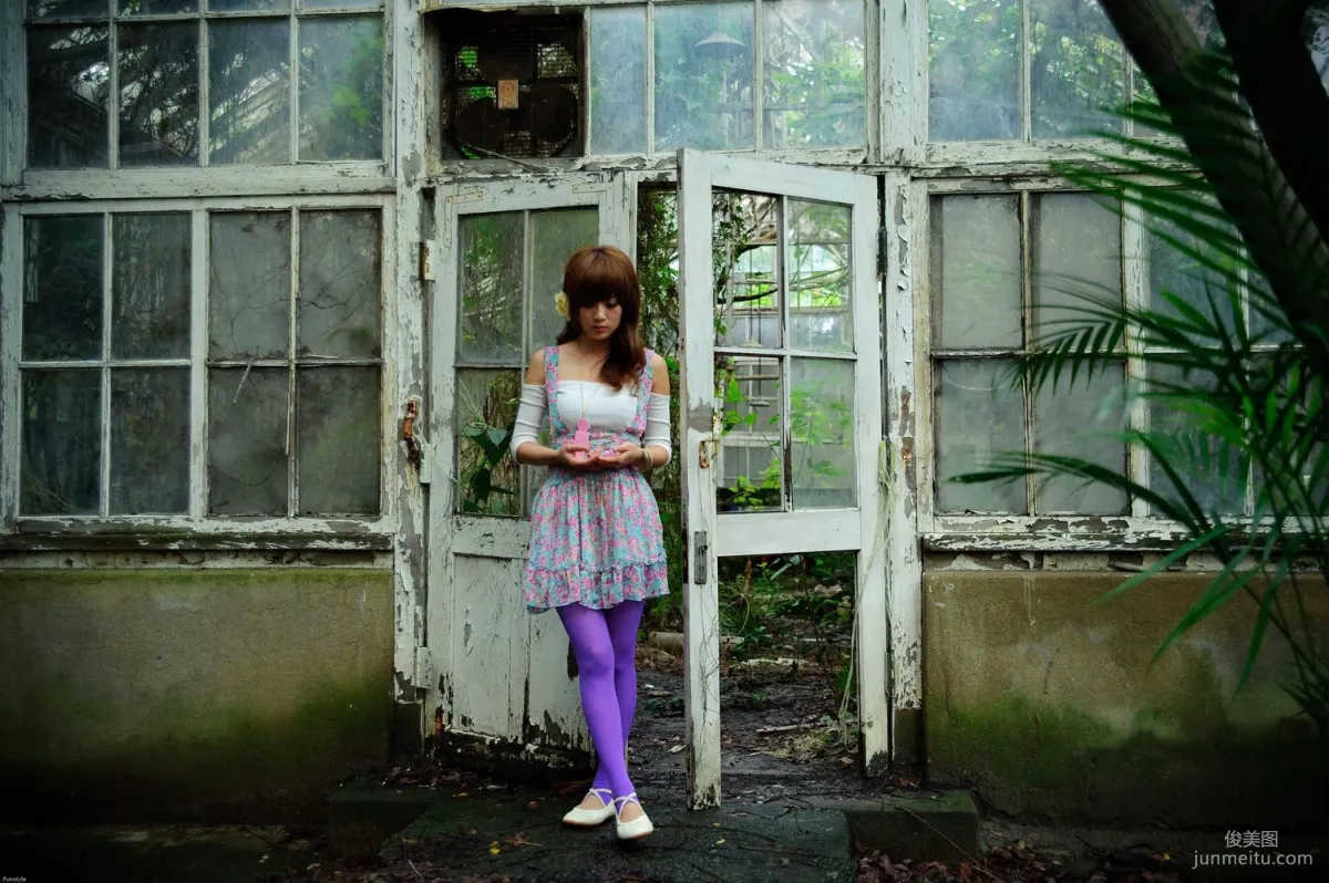 果子Mikako+Minako《台大外拍 II》 寫真集 10