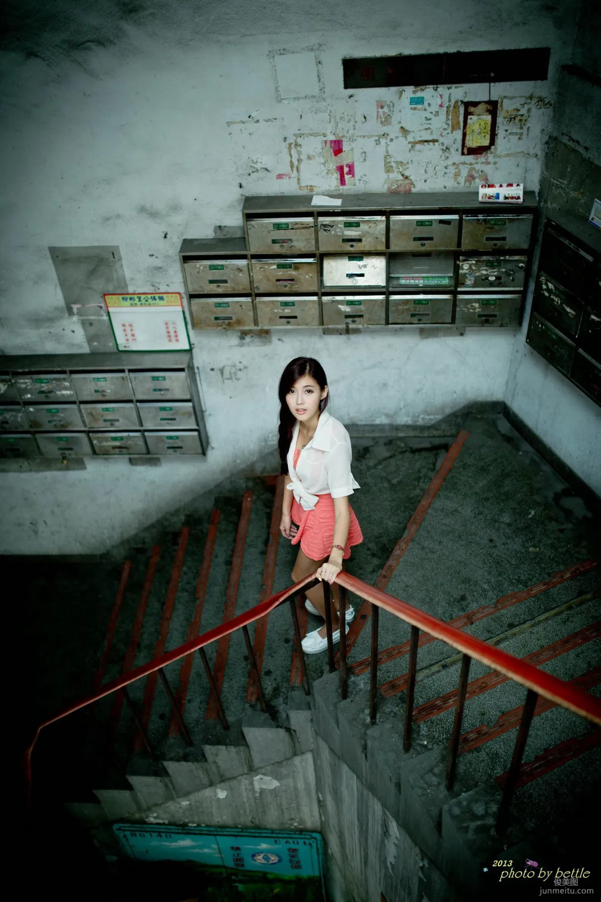 Liao Tingling/Kila Jingjing, Street Snap Pink Dress Series Photo Set photo 4