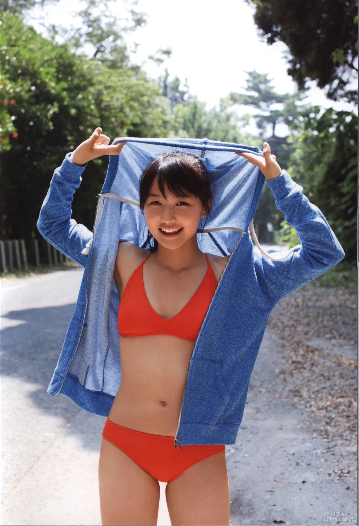 Riho Sayashi 鞘師裡保《太陽》寫真集 16