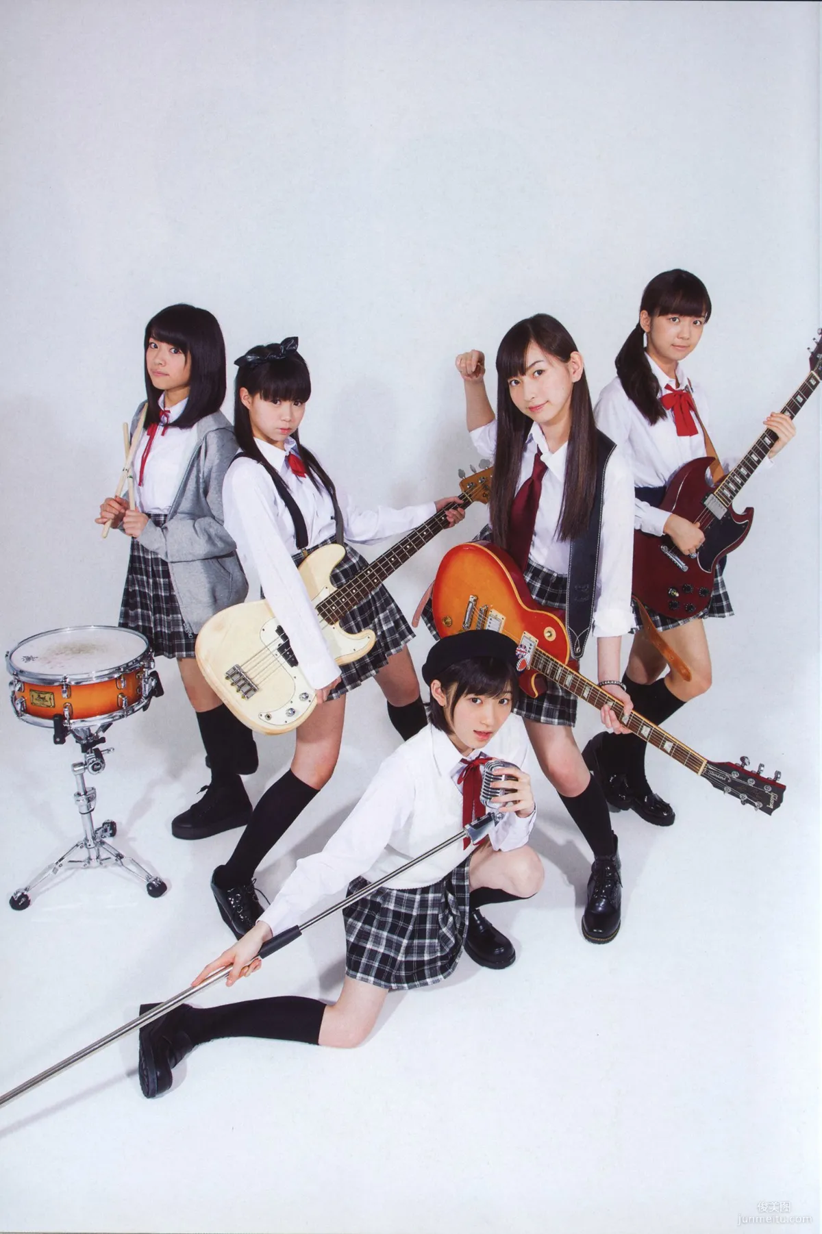 日本美少女組合Juice=Juice《OFFICIAL PHOTO BOOK》寫真集 54