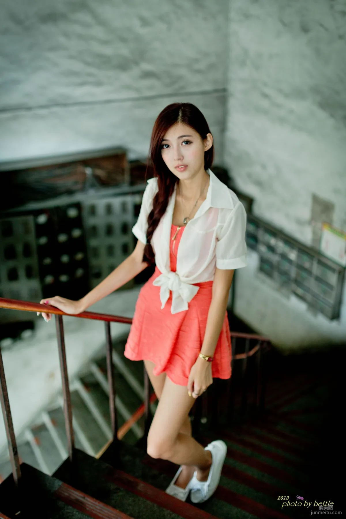 Liao Tingling/Kila Jingjing, Street Snap Pink Dress Series Photo Set photo 34