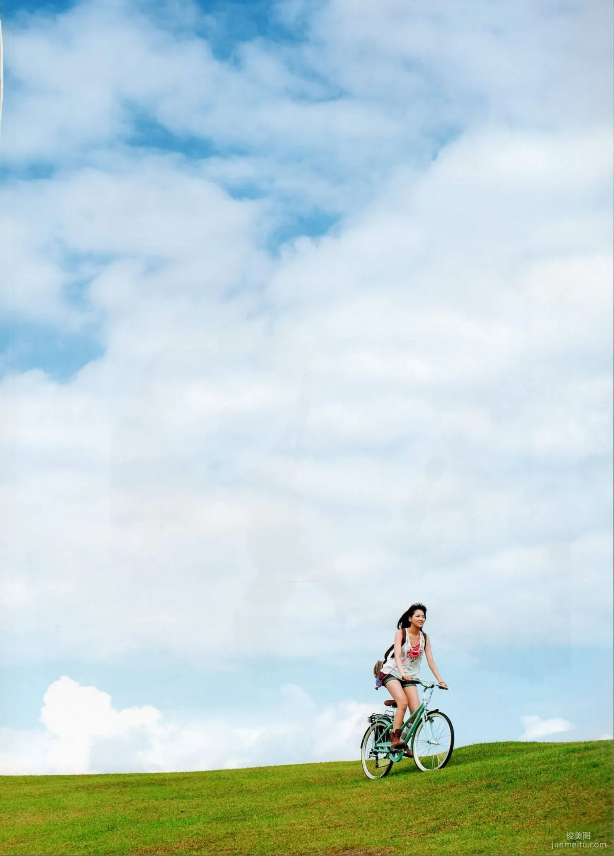 Seika Taketomi "A message from OWL" Photo Set photo 4