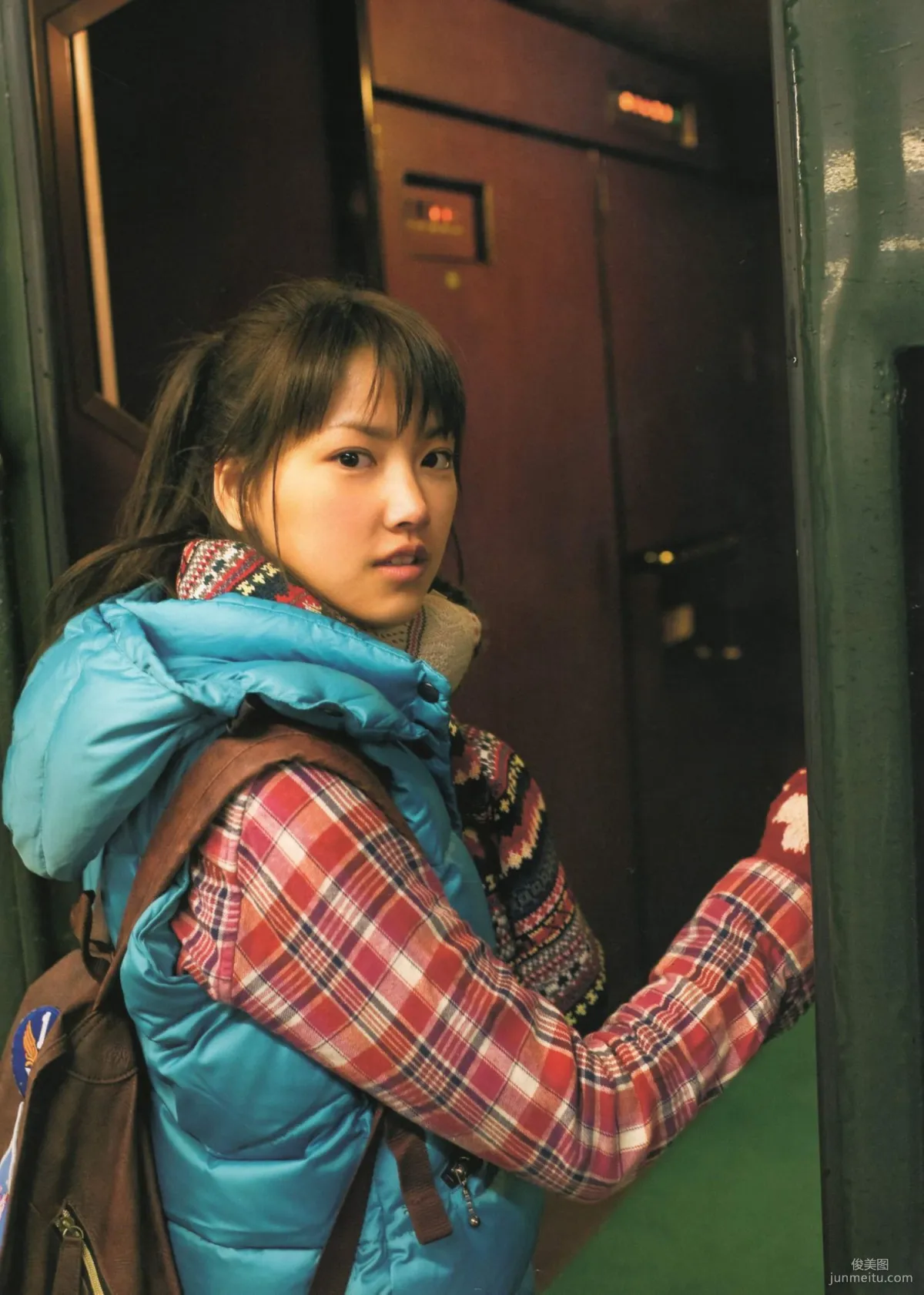 Seika Taketomi "A message from OWL" Photo Set photo 15