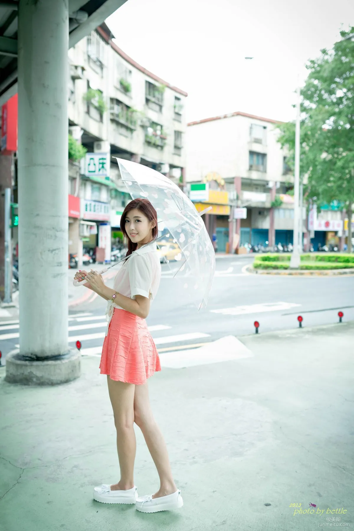 Liao Tingling/Kila Jingjing, Street Snap Pink Dress Series Photo Set photo 56