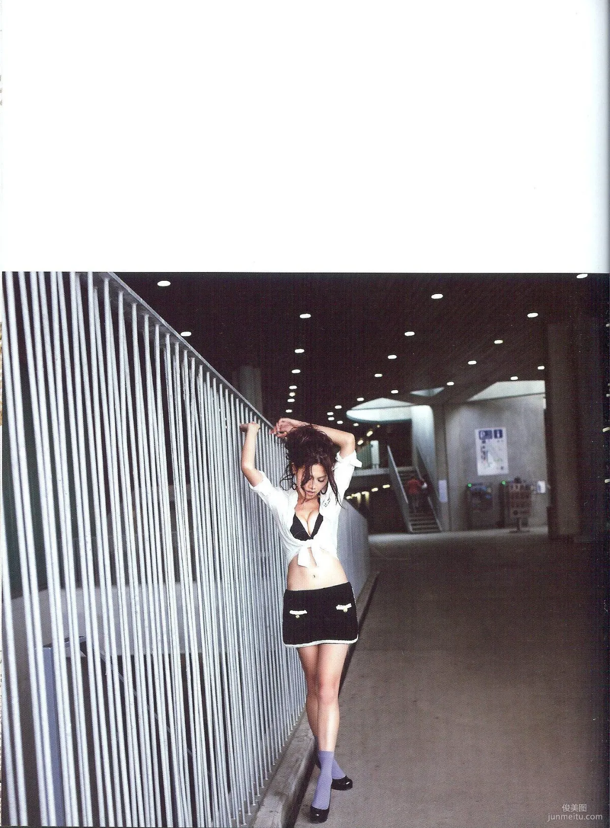 Hasegawa Yumi 長谷川優美《Les Vacances dAmour》 寫真集 96