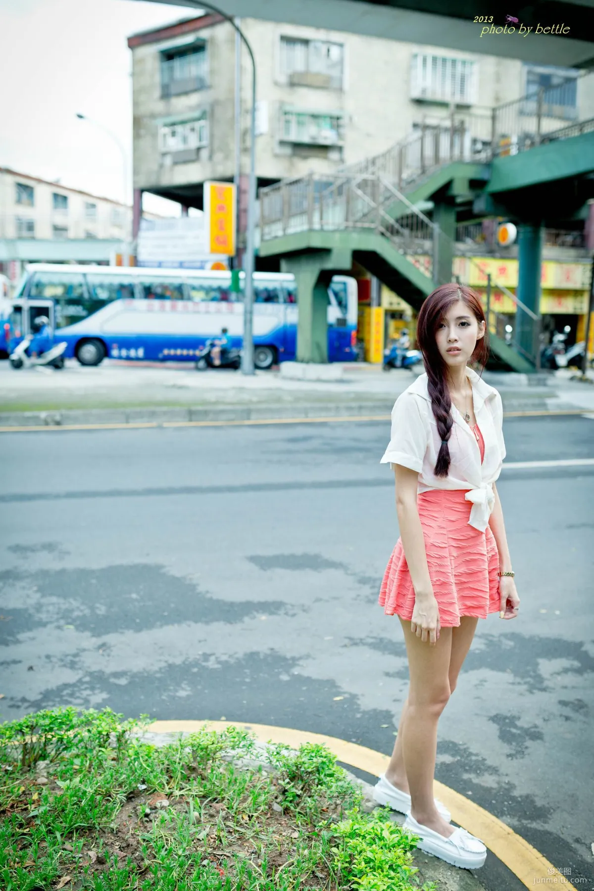 Liao Tingling/Kila Jingjing, Street Snap Pink Dress Series Photo Set photo 88