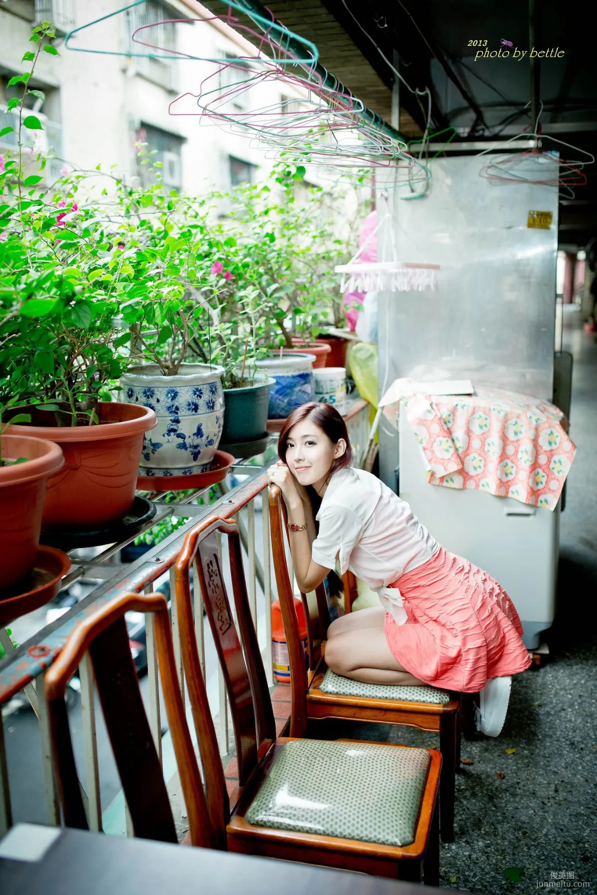 Liao Tingling/Kila Jingjing, Street Snap Pink Dress Series Photo Set photo 94
