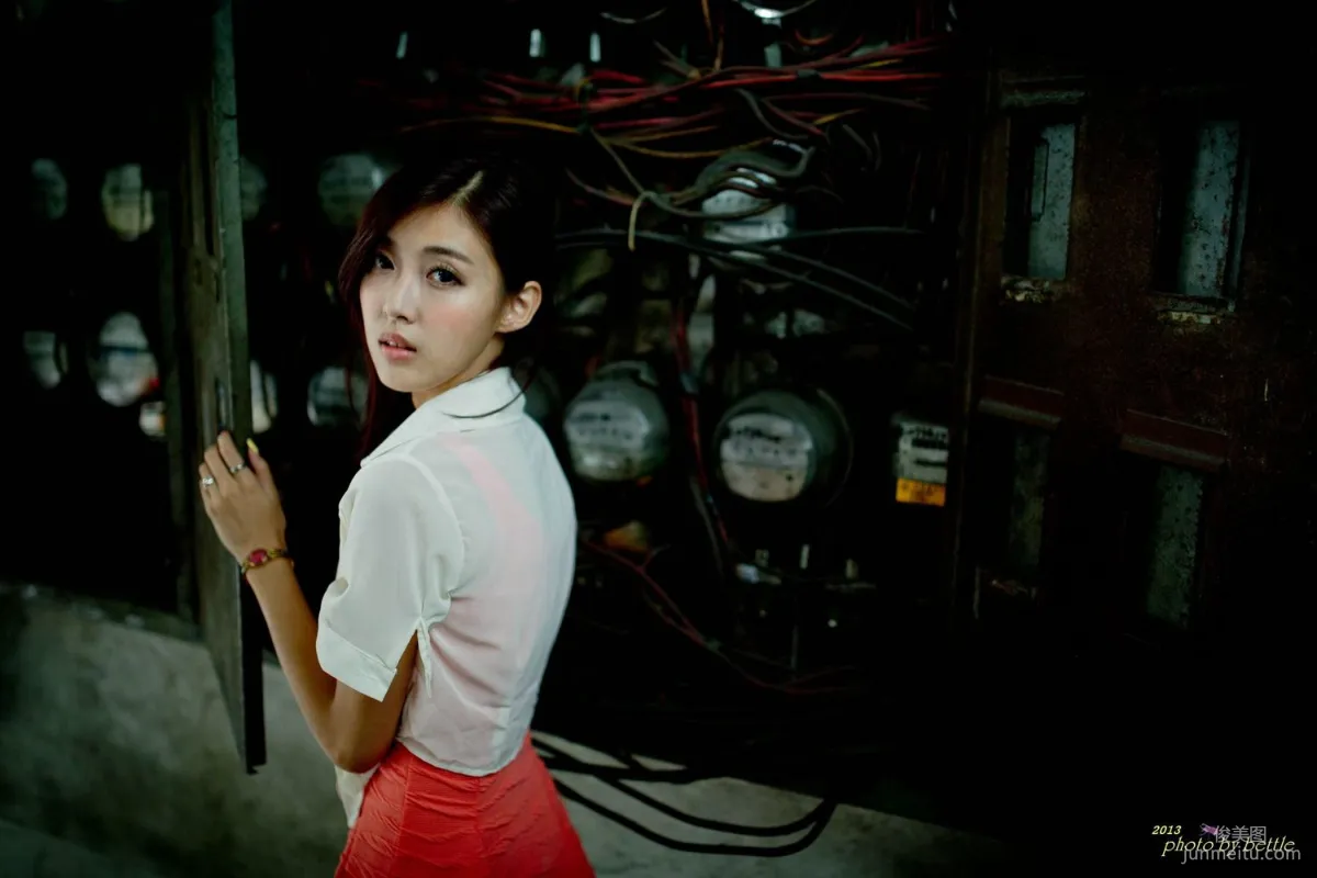 Liao Tingling/Kila Jingjing, Street Snap Pink Dress Series Photo Set photo 9