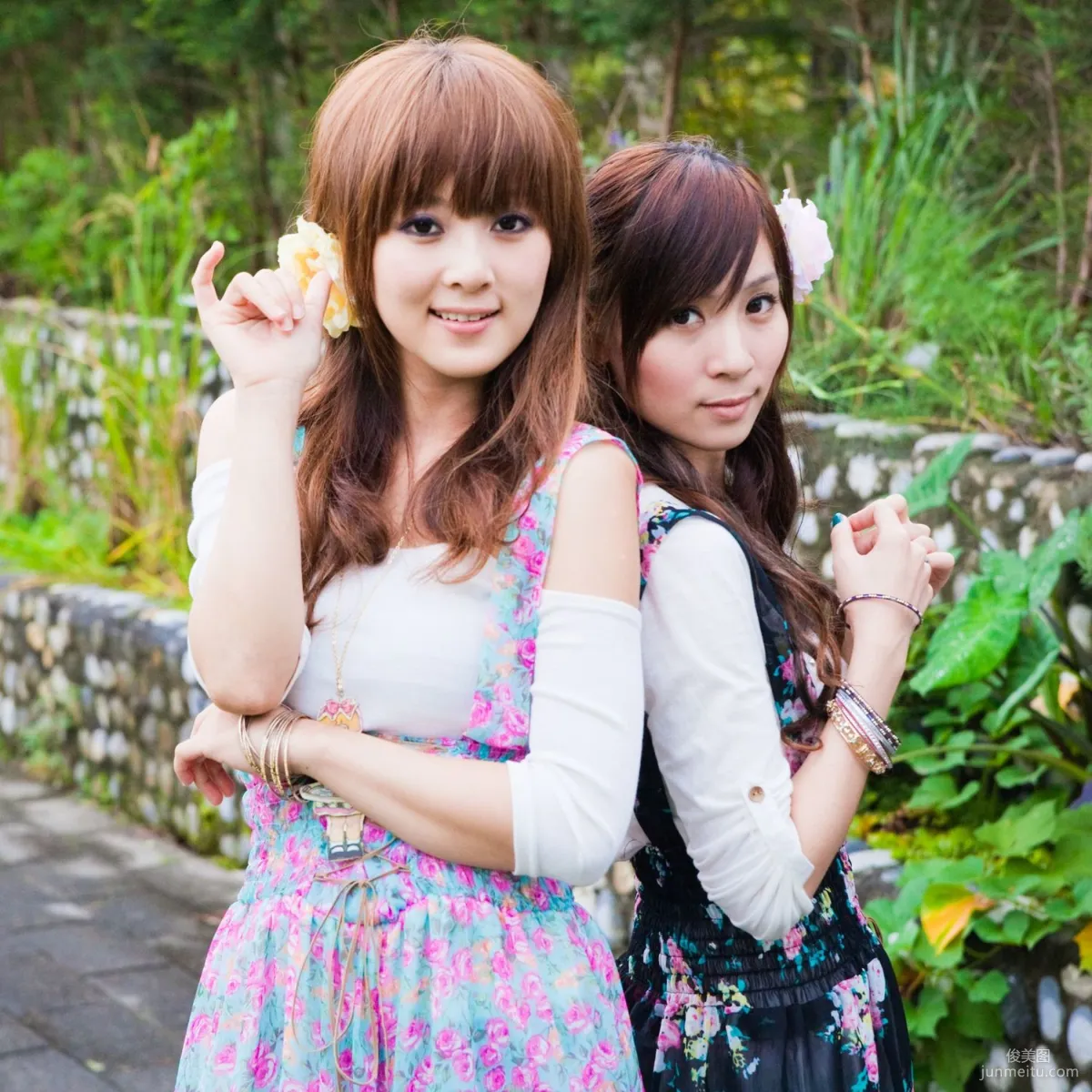 果子Mikako+Minako《台大外拍 II》 寫真集 81