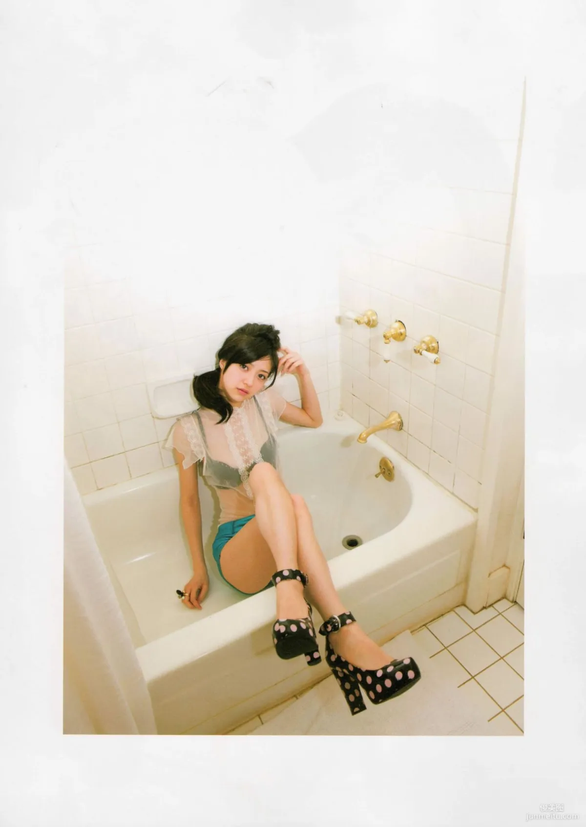 Rina Aizawa 逢澤莉娜《Welina》寫真集 45