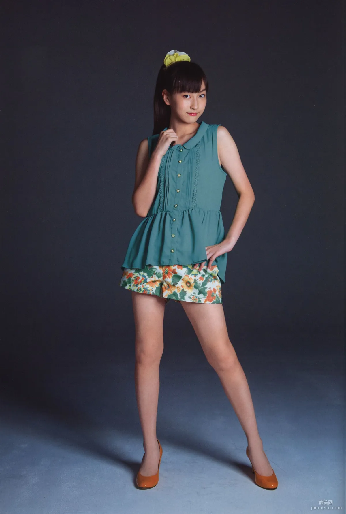 日本美少女組合Juice=Juice《OFFICIAL PHOTO BOOK》寫真集 36