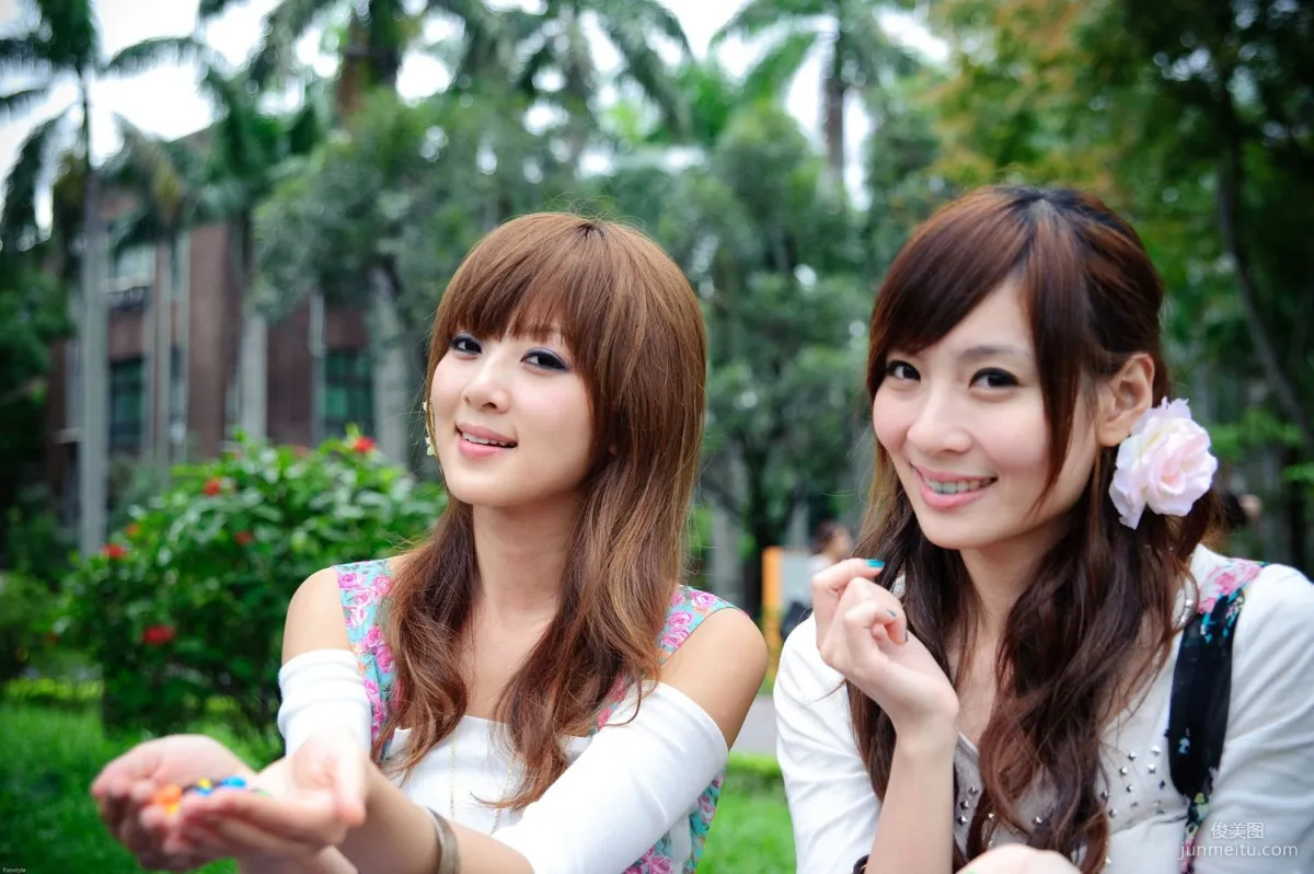 果子Mikako+Minako《台大外拍 II》 寫真集 50