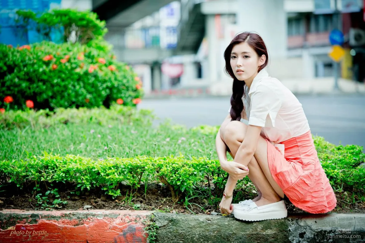 Liao Tingling/Kila Jingjing, Street Snap Pink Dress Series Photo Set photo 15