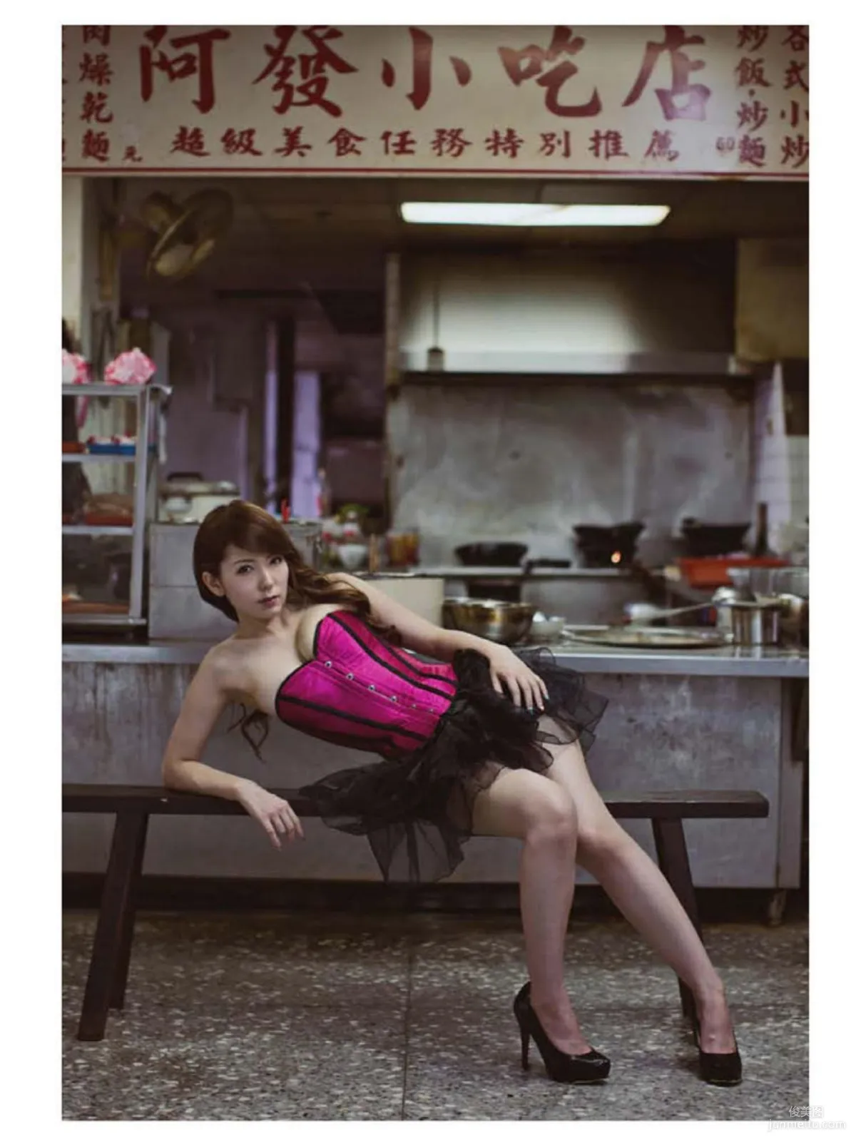 Yui Hatano "Love LOVE Devil Chapter" Photo Book photo 17