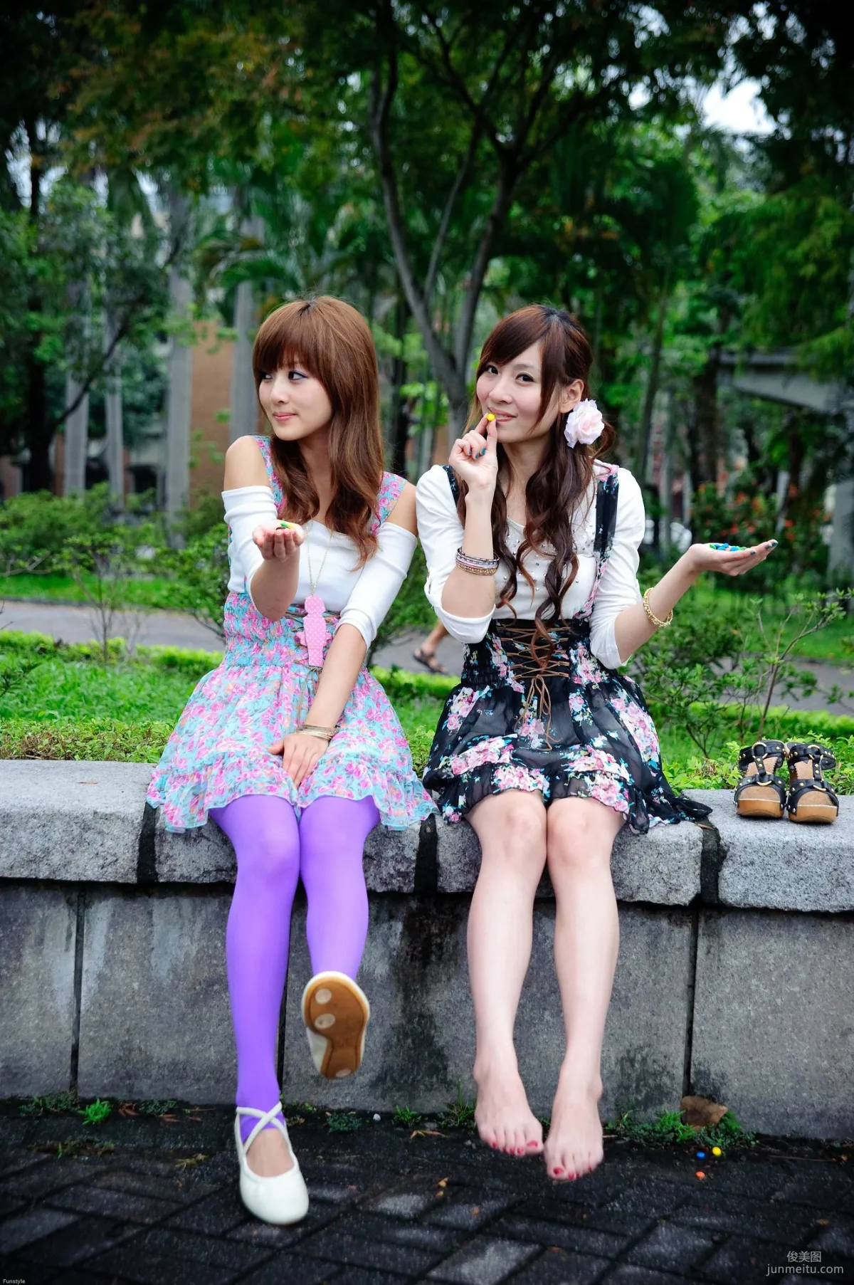 果子Mikako+Minako《台大外拍 II》 寫真集 46