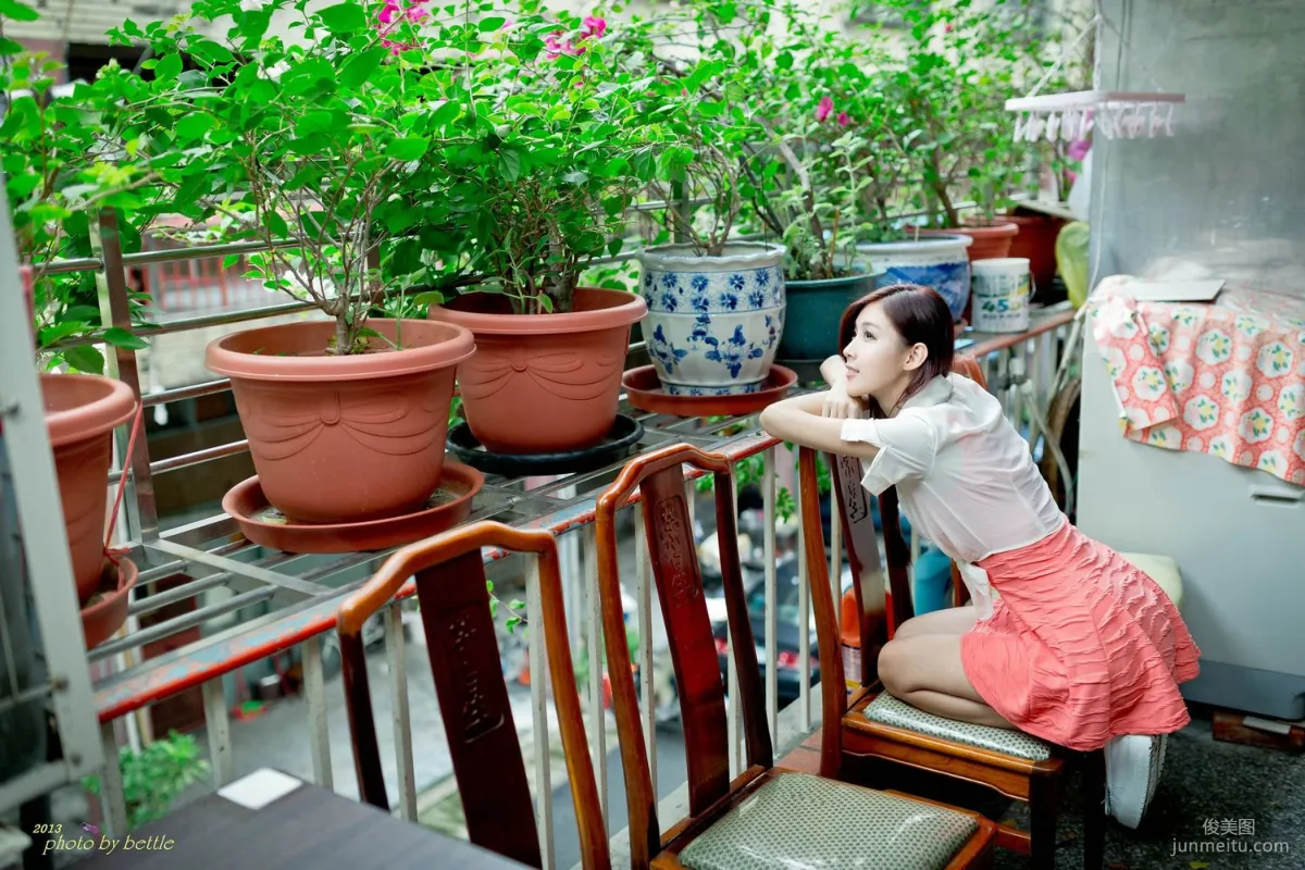 Liao Tingling/Kila Jingjing, Street Snap Pink Dress Series Photo Set photo 92