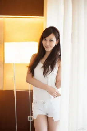 Sara林瑞瑜《室拍圖片》寫真合集