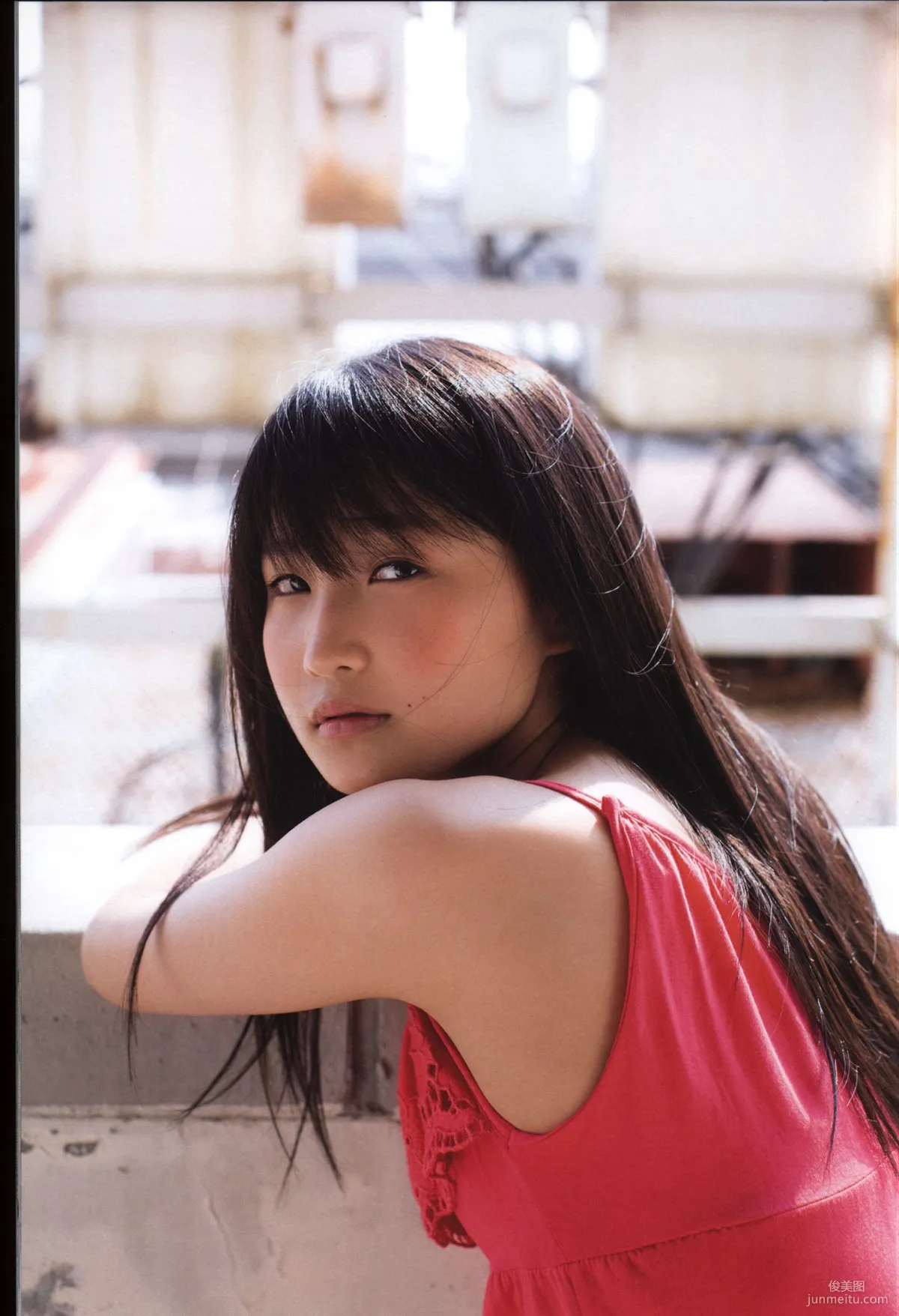 Riho Sayashi 鞘師裡保《太陽》寫真集 55