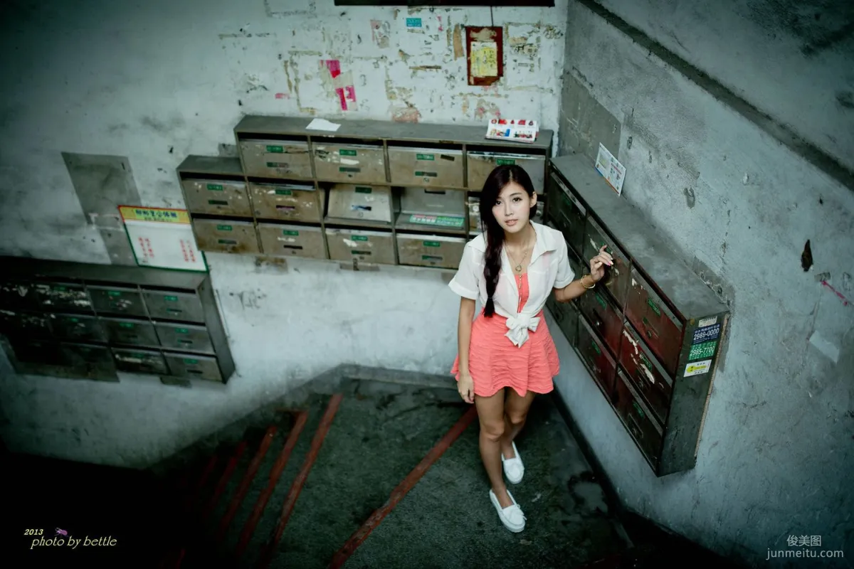 Liao Tingling/Kila Jingjing, Street Snap Pink Dress Series Photo Set photo 5