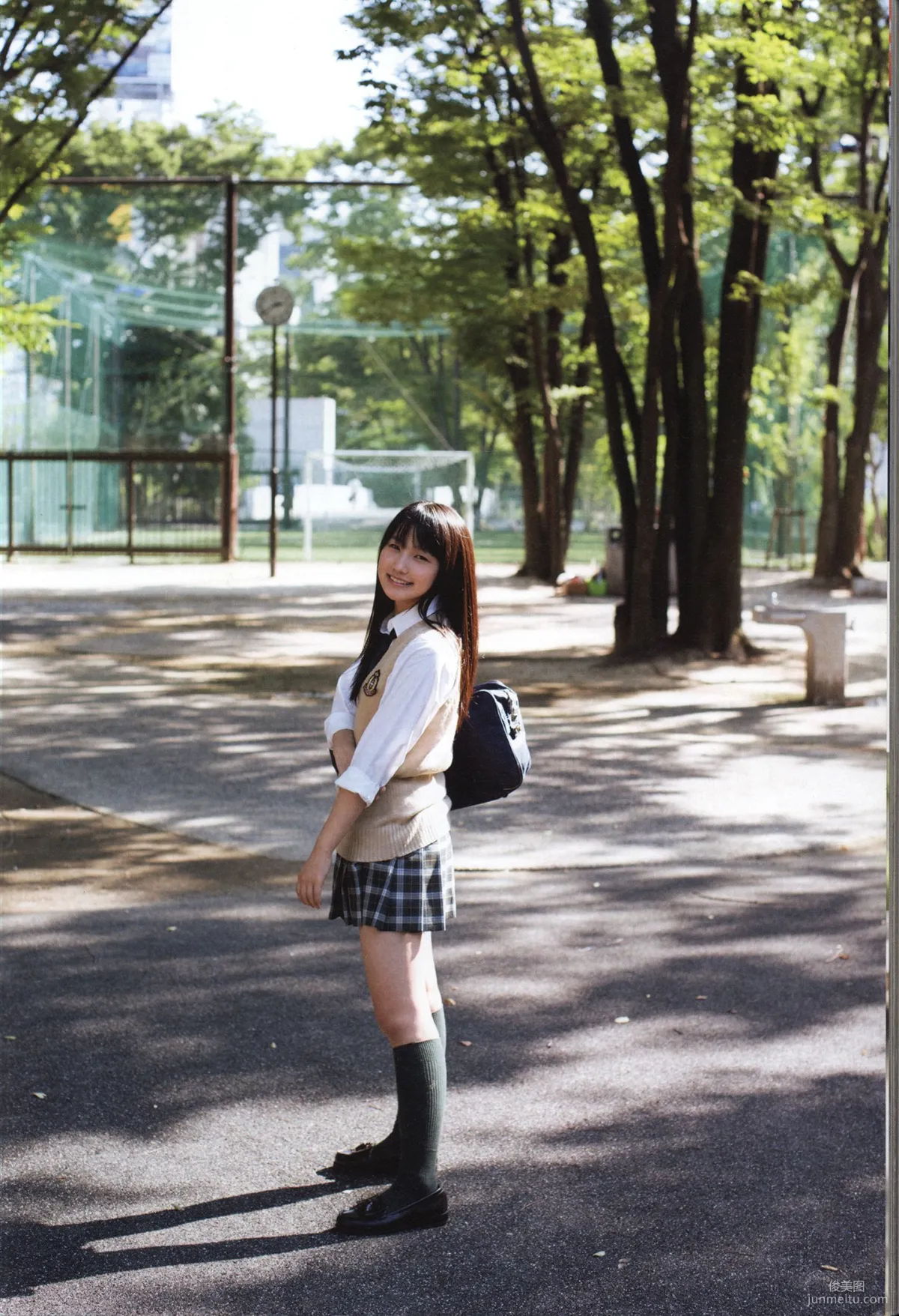 Riho Sayashi 鞘師裡保《太陽》寫真集 108