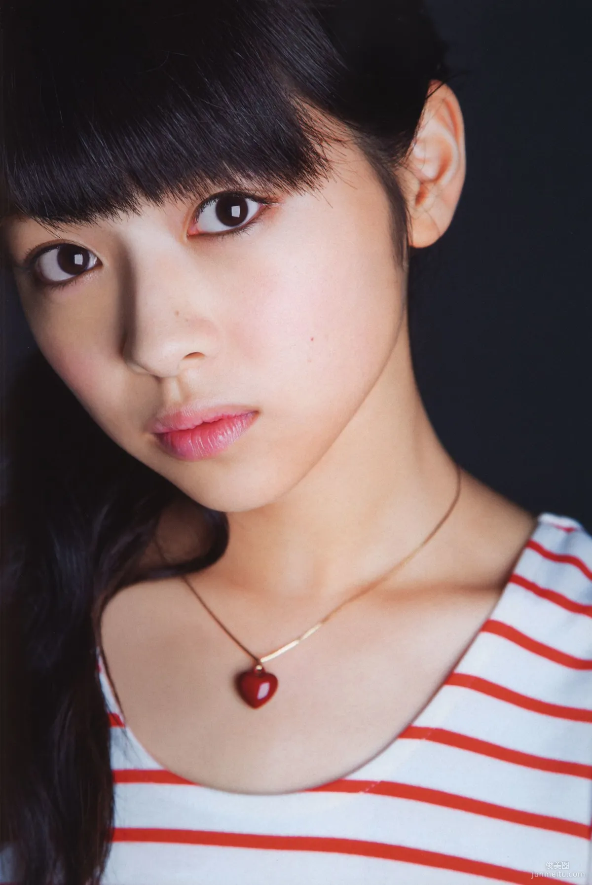 日本美少女組合Juice=Juice《OFFICIAL PHOTO BOOK》寫真集 33