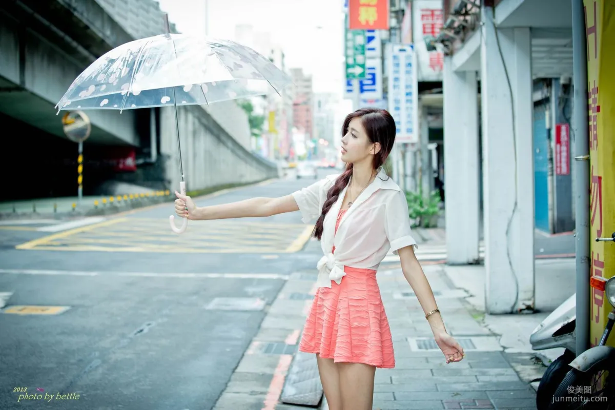 Liao Tingling/Kila Jingjing, Street Snap Pink Dress Series Photo Set photo 70
