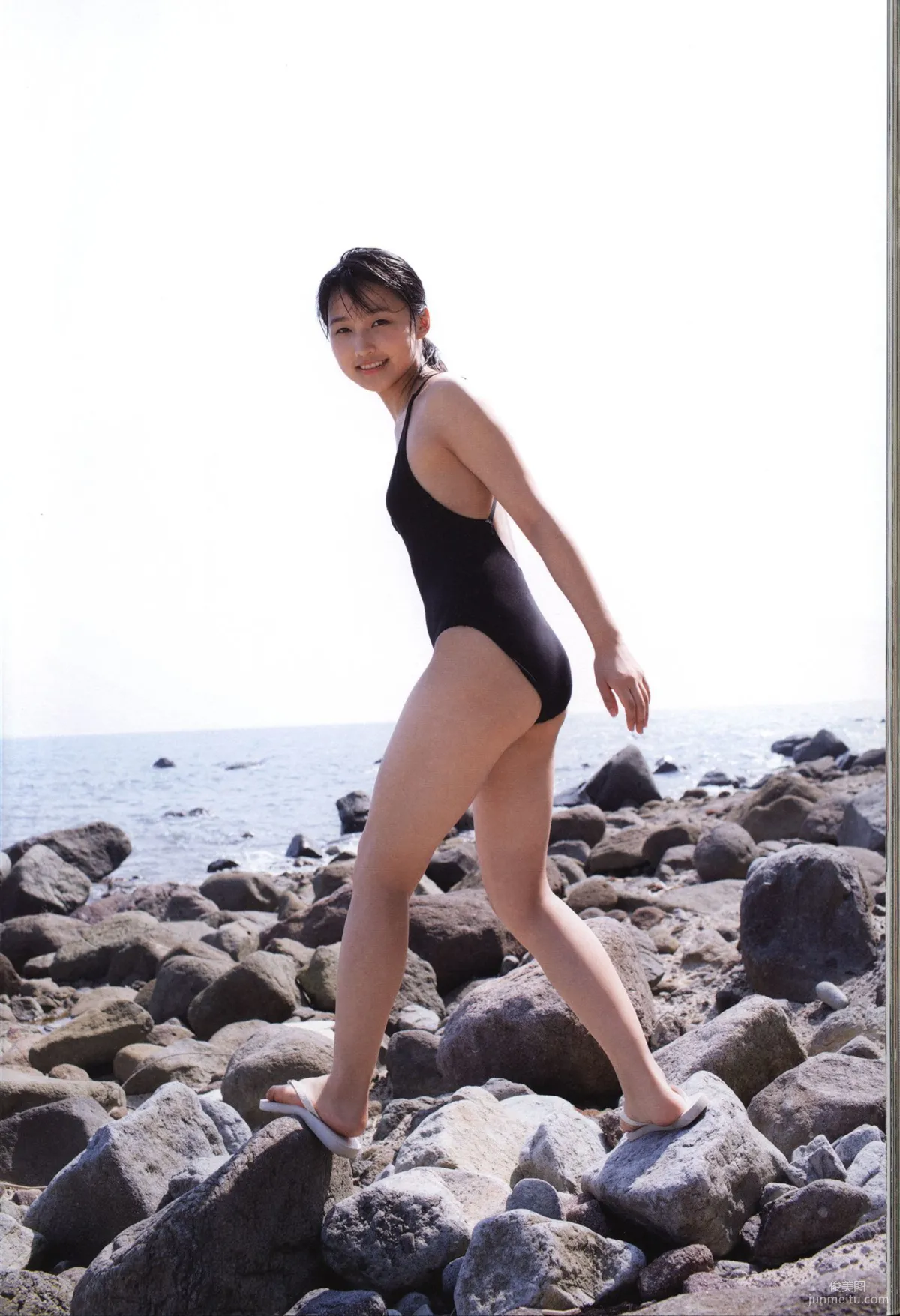 Riho Sayashi 鞘師裡保《太陽》寫真集 68