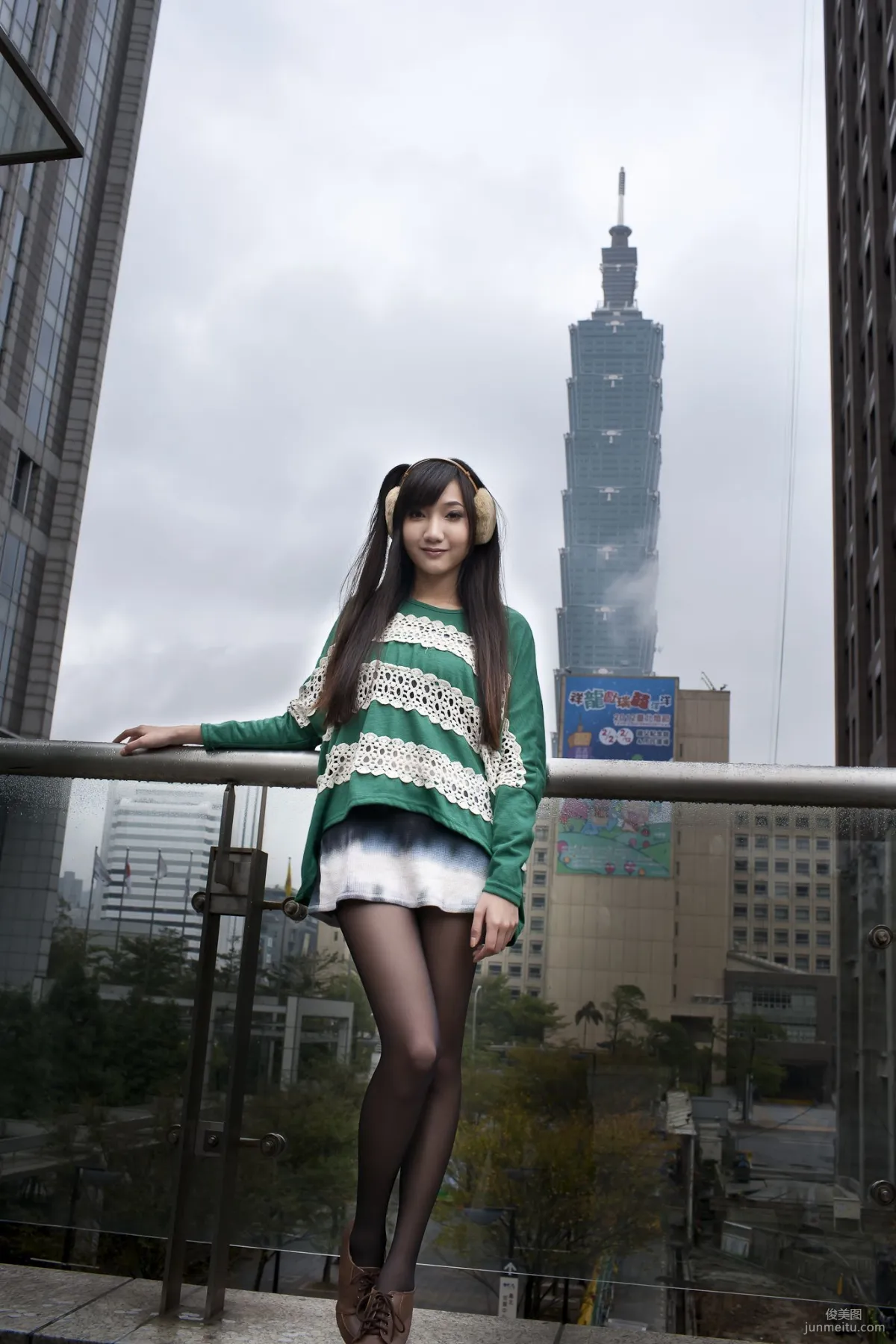 Tina Li Shuang Black Stockings Street Snap Photos Photo Collection photo 21