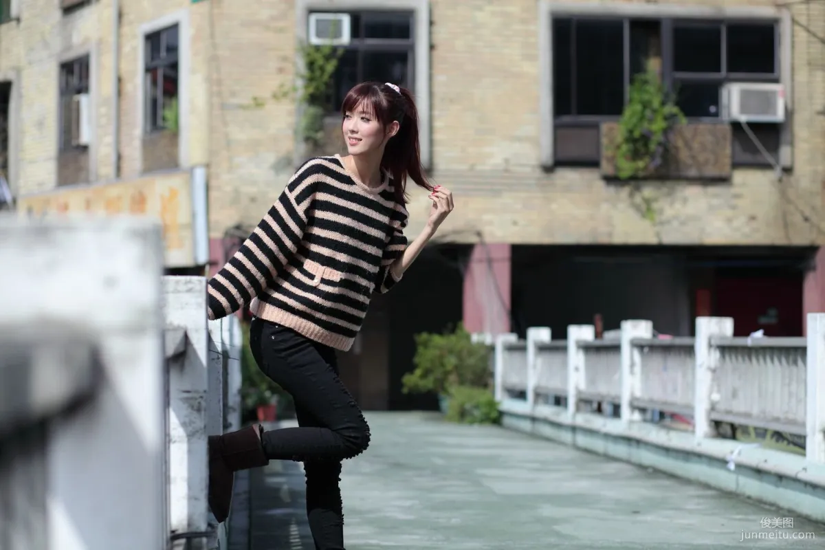 Taiwan Model Kila Jingjing / Jin Yunqiao, 4 Street Snap Series Photos Collection photo 23