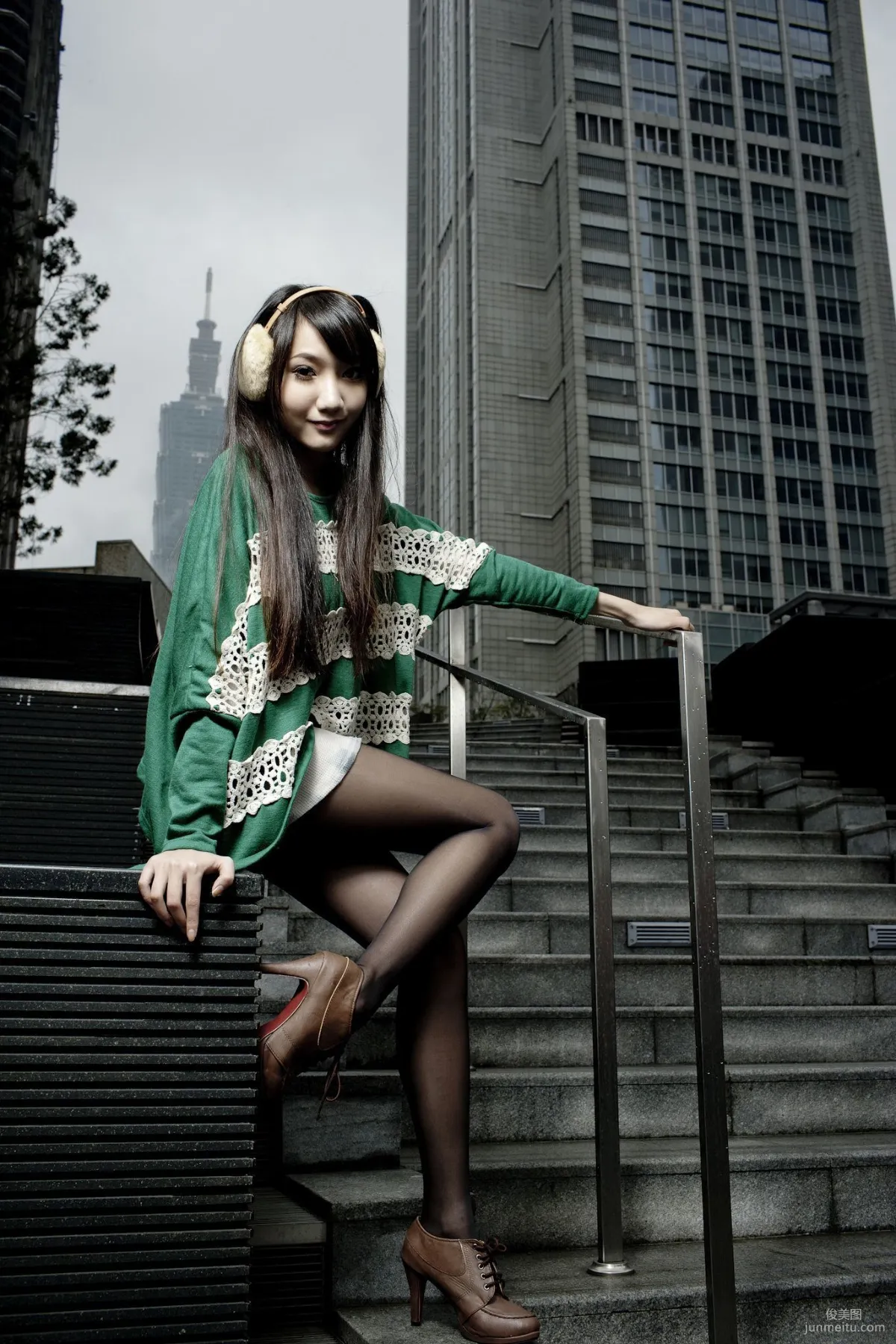 Tina Li Shuang Black Stockings Street Snap Photos Photo Collection photo 17