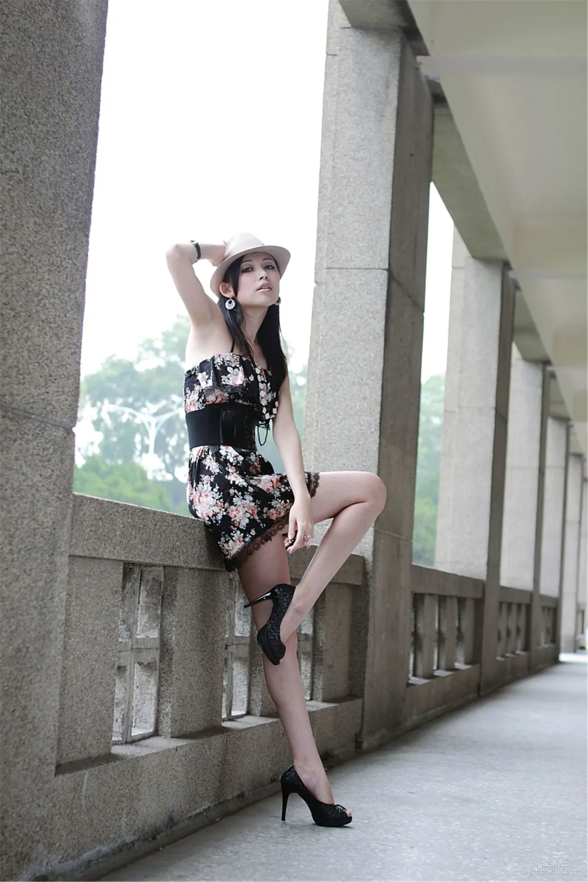 Taiwan Model Avy Du Kewei, Fashion Dress Street Snap Photo Set photo 6