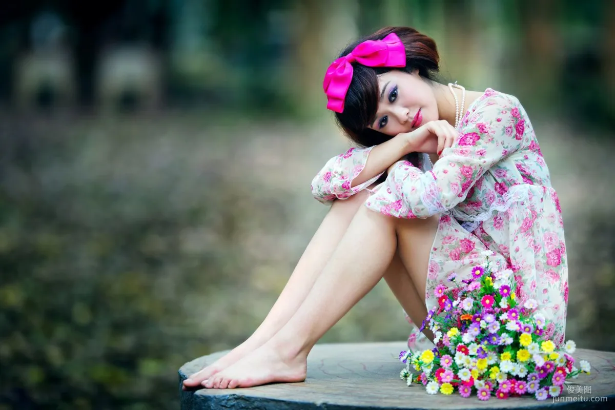 Taiwan Girl Yin Zhi, Aesthetic Floral Dress Outdoor Shoot, Photo Set photo 9