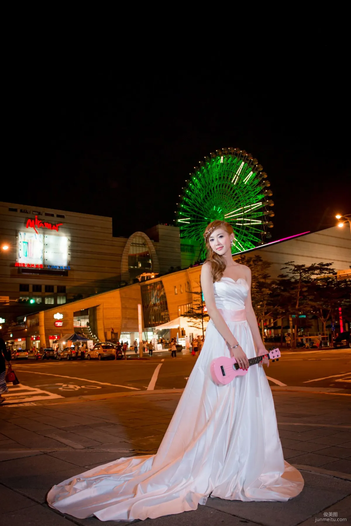 Taiwan Goddess Jin Yunqiao/Kila Jingjing, Wedding Dress Creation Photo Set photo 3