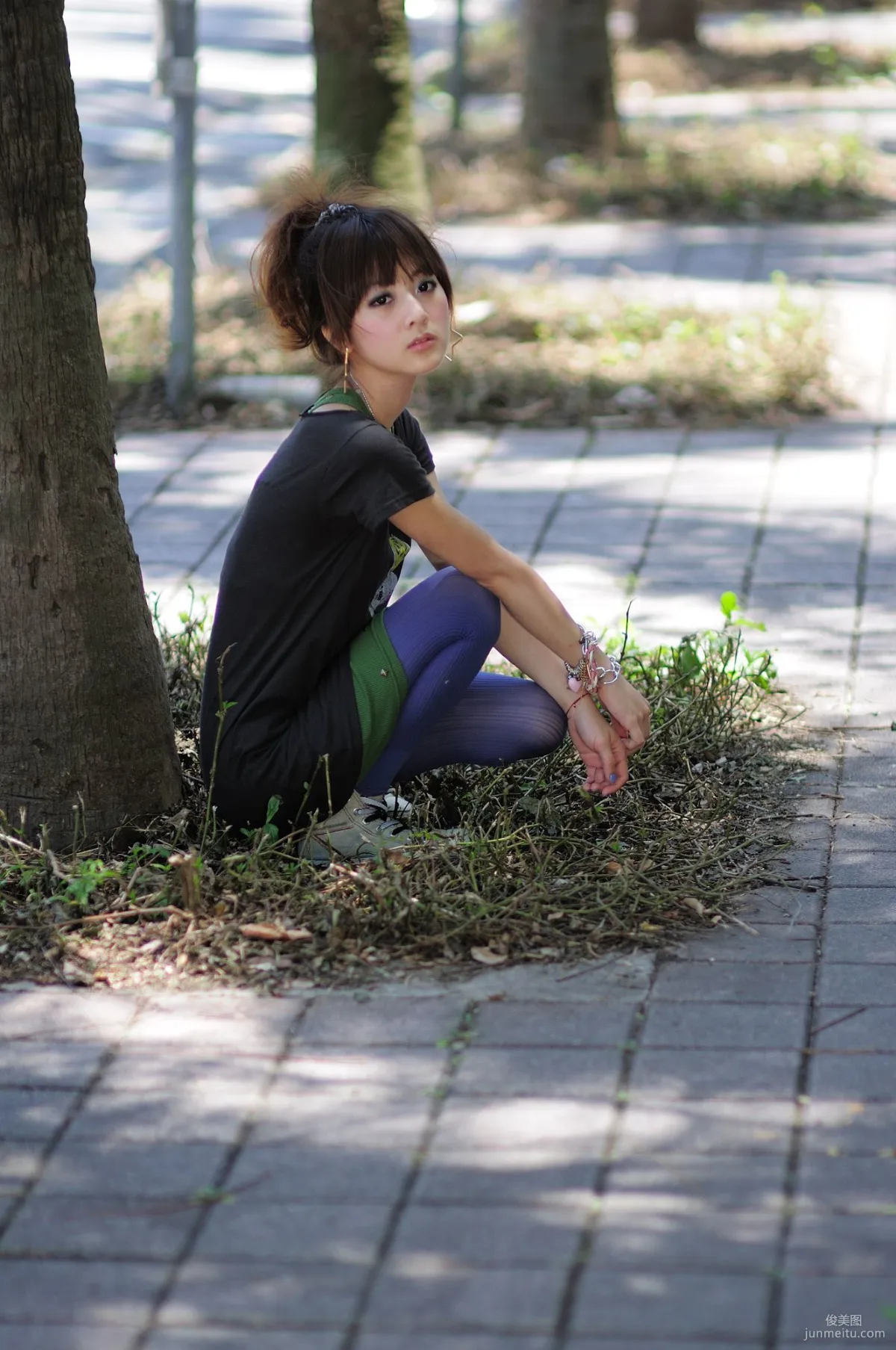 果子Mikako《台大法商學院外拍》寫真集 36