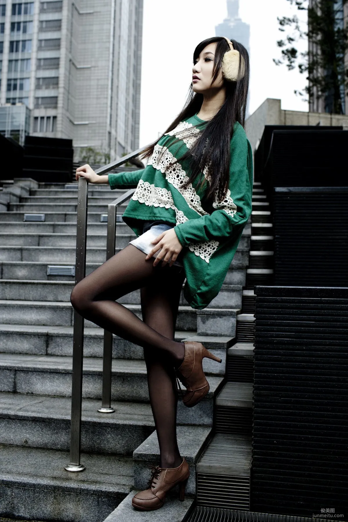 Tina Li Shuang Black Stockings Street Snap Photos Photo Collection photo 16
