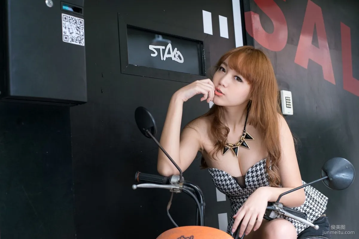 台灣美女黃镫娴Neko《信義外拍》寫真集 39