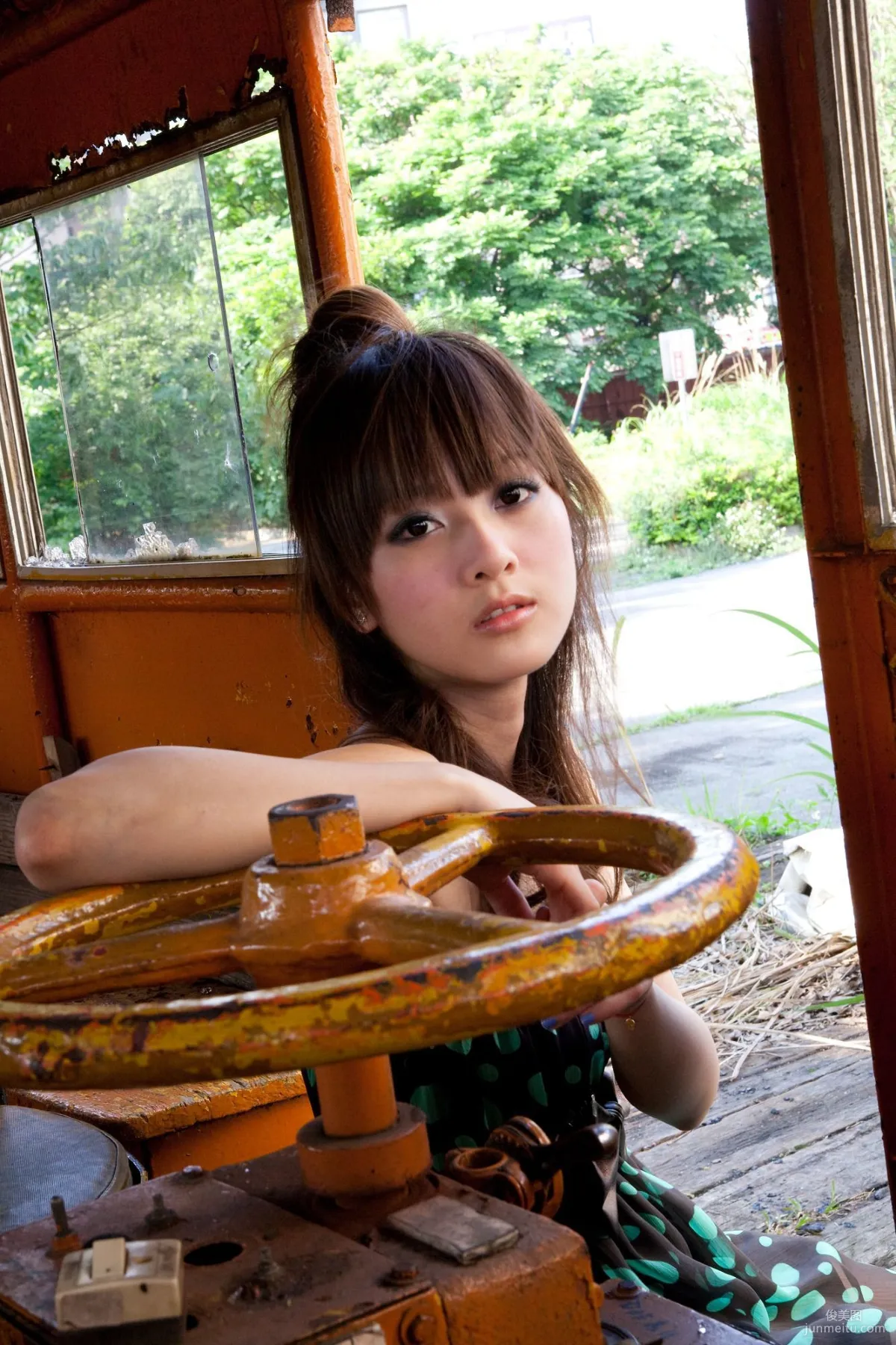 Guozi MM / Zhang Yunfei, Children's Traffic Museum Outdoor Shoot Part 2 Photo Set photo 17