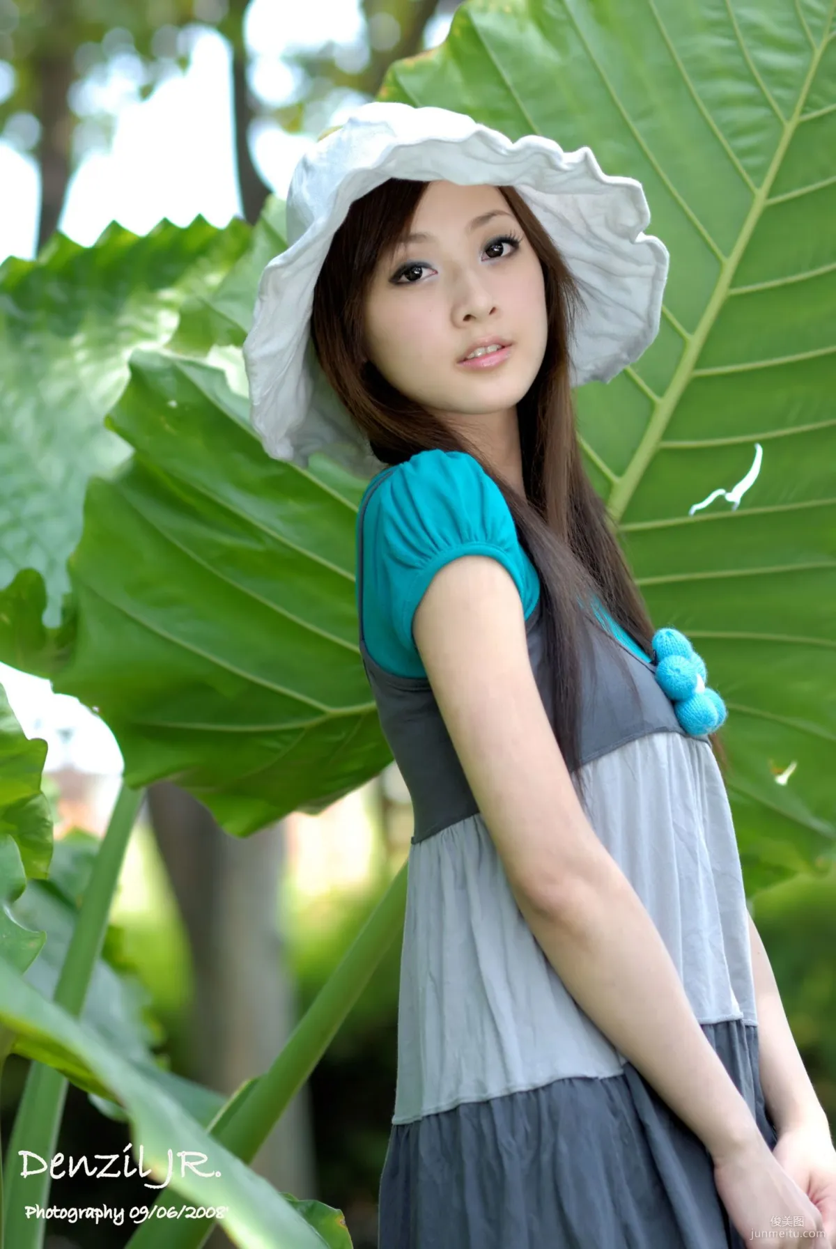 果子MM/張允霏《Lovely 果子 Fruit with Barbie Attire》寫真集 6
