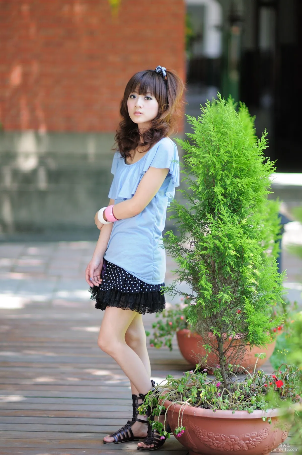 果子Mikako《台大法商學院外拍》寫真集 25