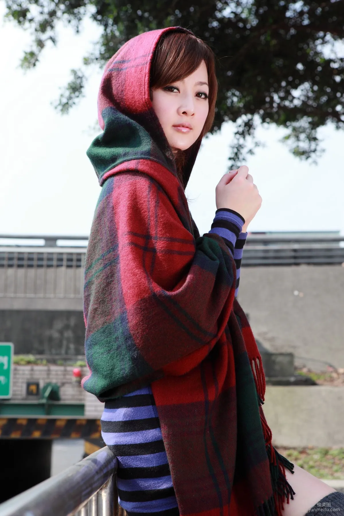 台灣正妹果子MM《環南果菜市場外拍》寫真集 2