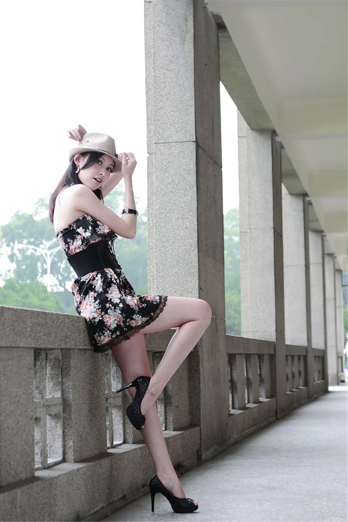 Taiwan Model Avy Du Kewei, Fashion Dress Street Snap Photo Set photo 8