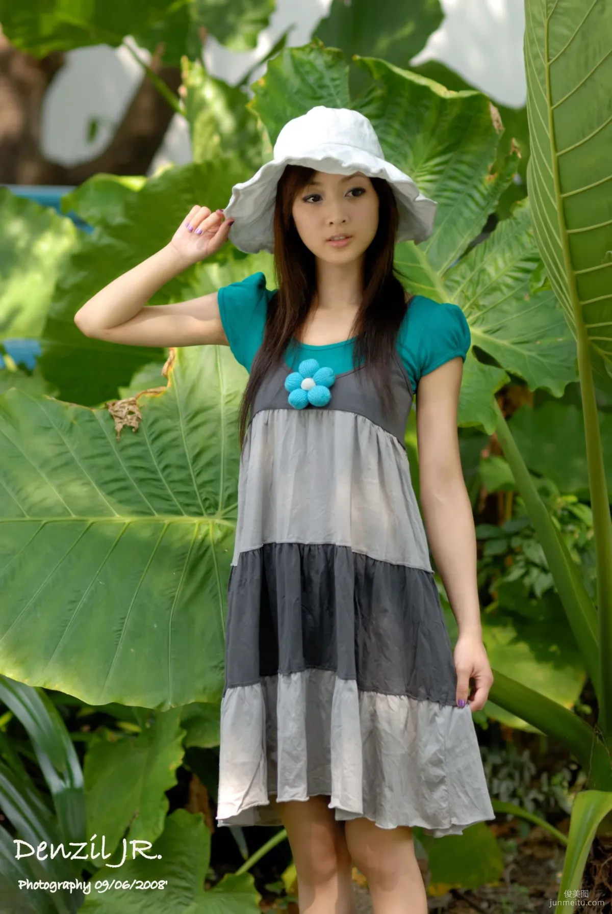 果子MM/張允霏《Lovely 果子 Fruit with Barbie Attire》寫真集 7