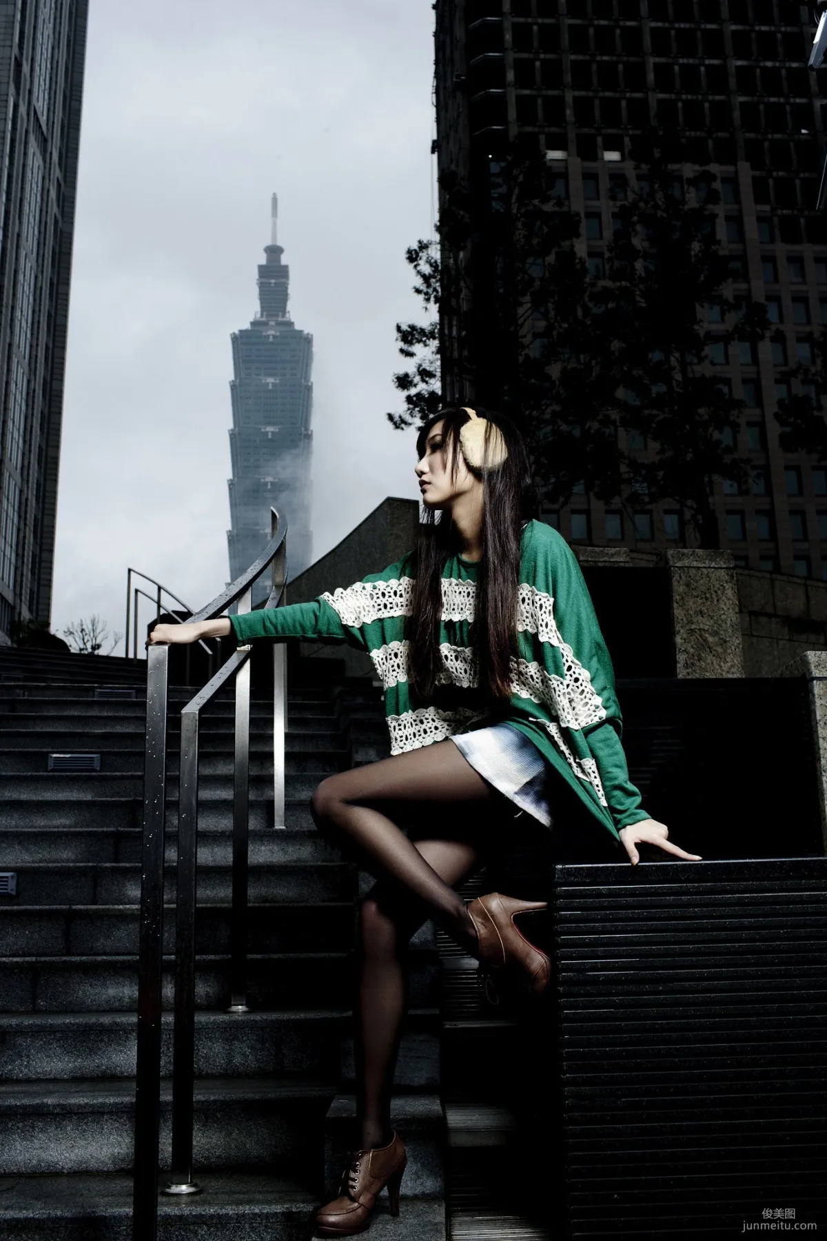 Tina Li Shuang Black Stockings Street Snap Photos Photo Collection photo 13