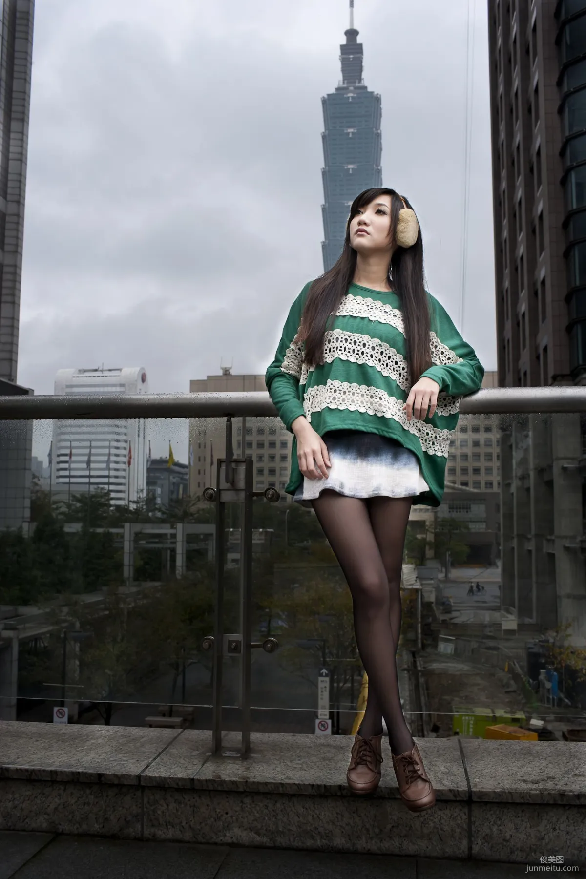 Tina Li Shuang Black Stockings Street Snap Photos Photo Collection photo 20